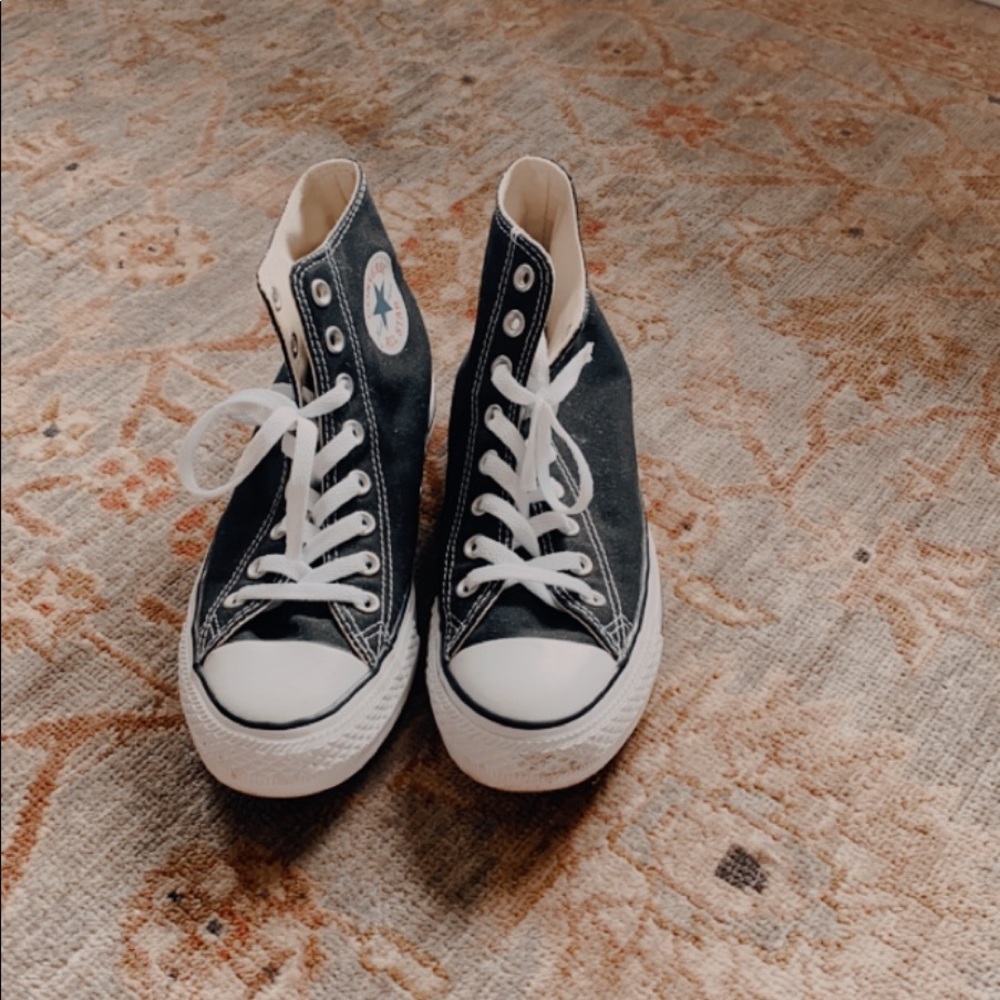 amazing condition black converse